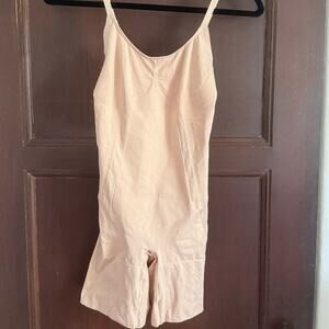 SPANX | OnCore Sculpting Shapewear Mid Thigh Bodysuit | Medium